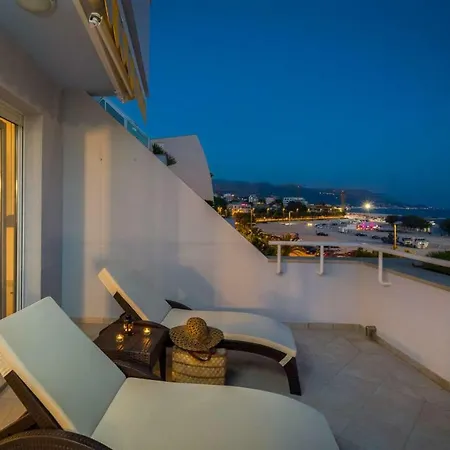 Luxury Seaside Amphora Apartman *