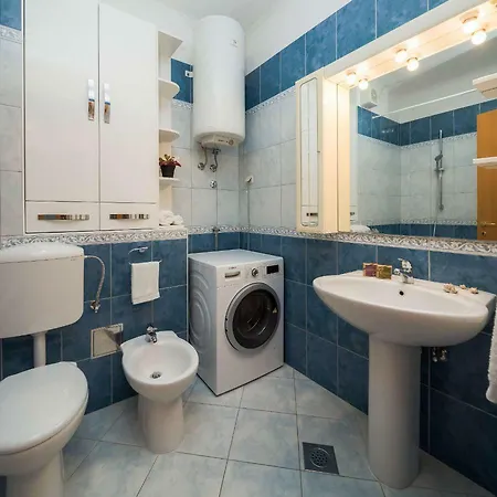 Luxury Seaside Amphora Apartman *